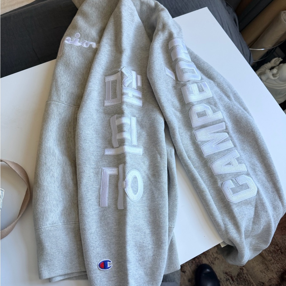 Champion Light Gray Crewneck 'Campeon' Pullover
